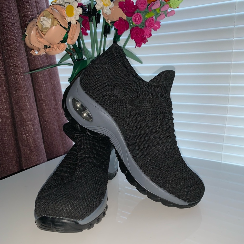 Black street wear shoes